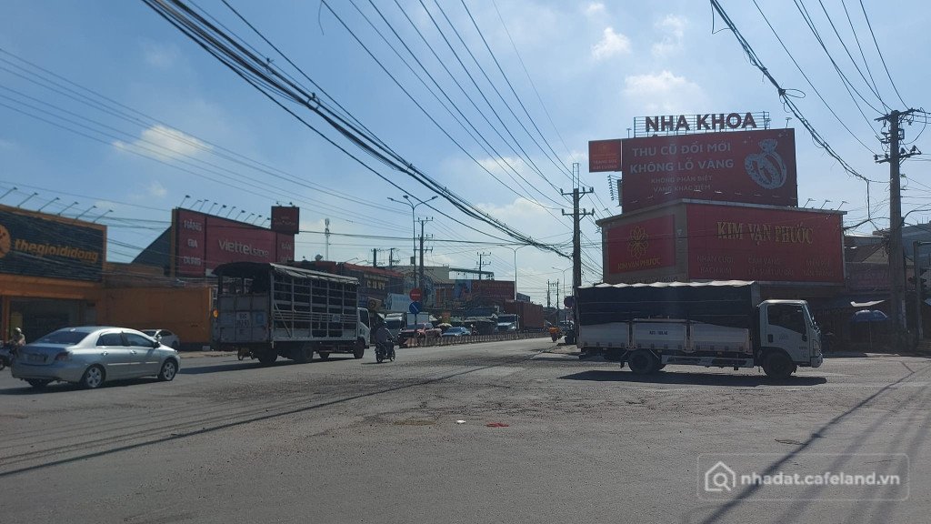 Bán đất thổ cư: BÁN GẤP LÔ ĐẤT 490M2 -GIÁ CHỈ 9 TRIỆU - M2 - LÀM NHÀ VƯỜN - TRỌ 