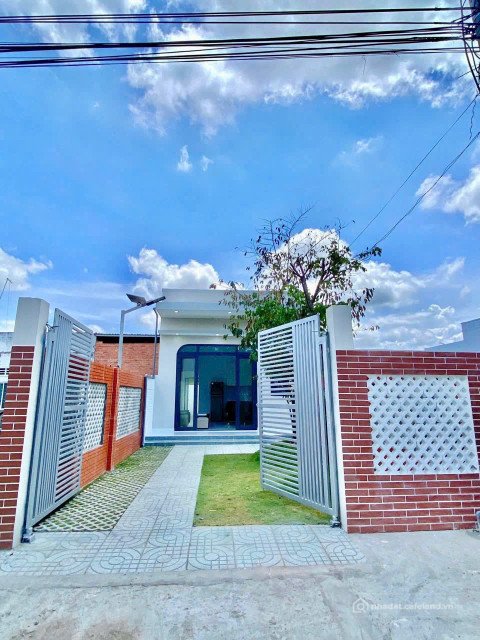 Bán nhà riêng: Nhà vườn xã Tân Chánh, huyện Cần Đước, Long An dt 118m2 2pn 1wc g