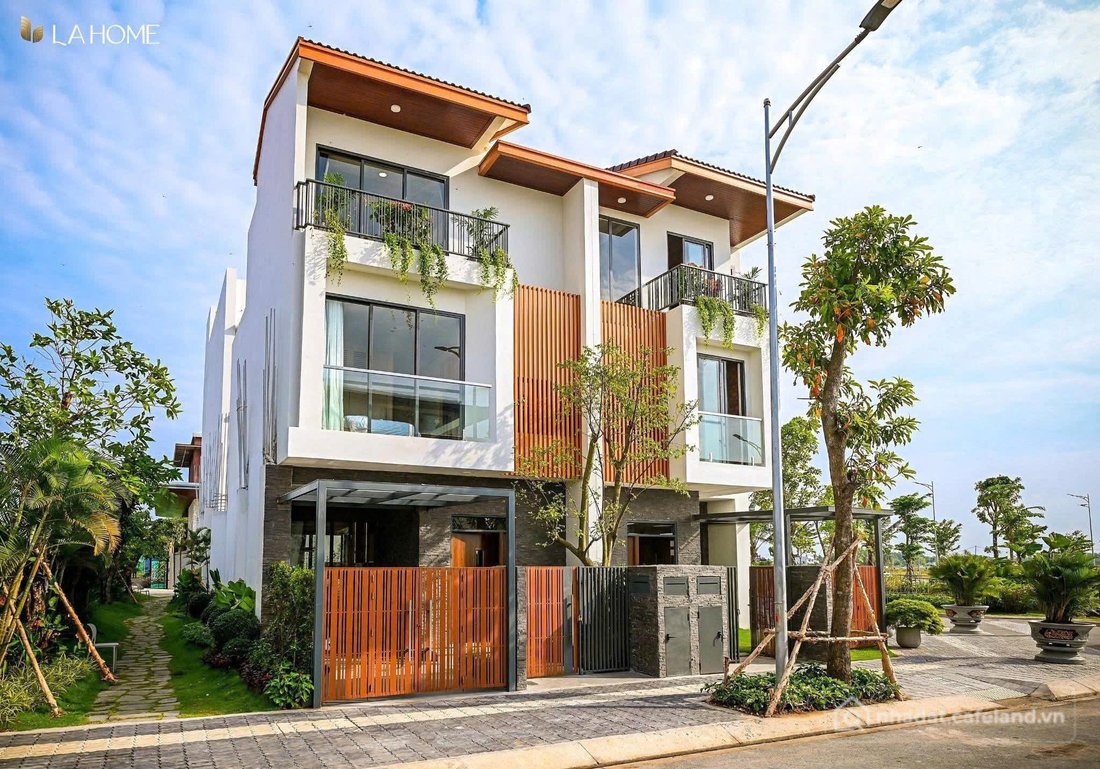 Bán nhà riêng: BÁN NHÀ PHỐ KDC LA HOME 1 TRỆT 2 LẦU SHR BÀN GIAO HOÀN THIỆN THAN