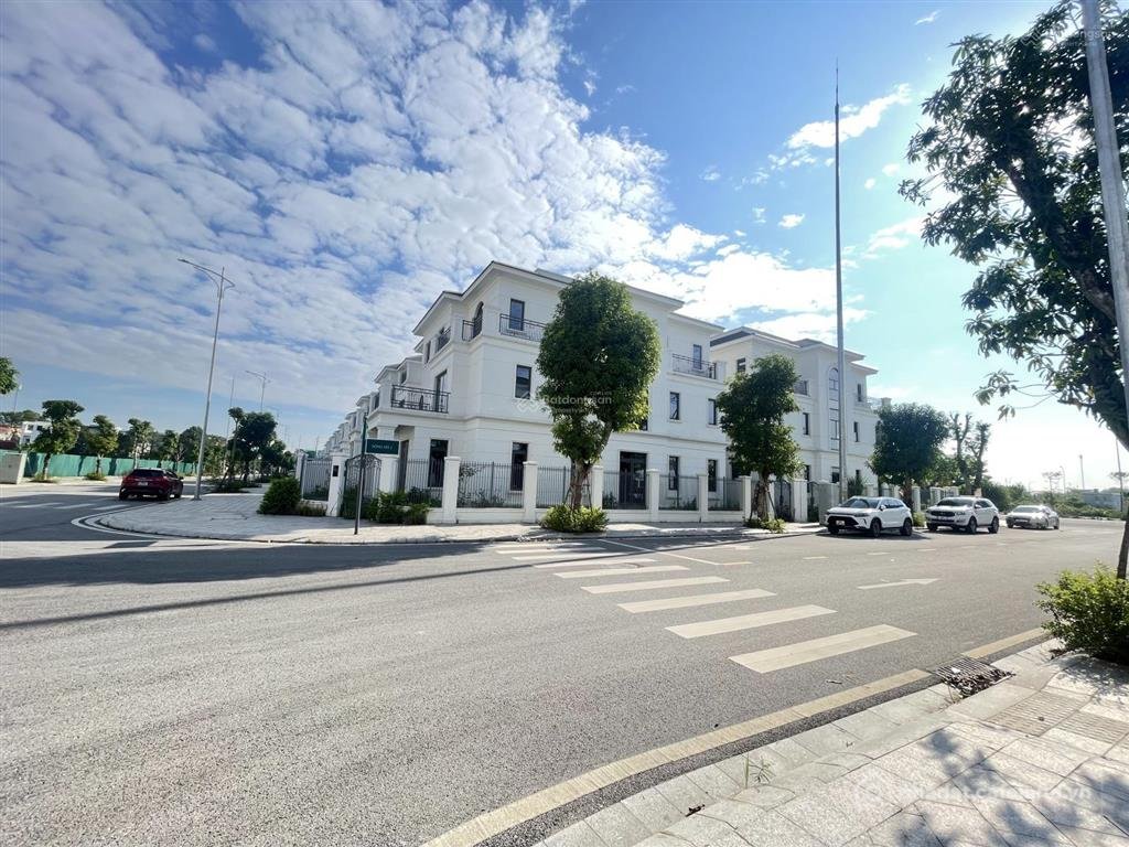 Bán nhà riêng: Biệt tự căn góc central riverside tt phường hạc thành, tặng ô tôt