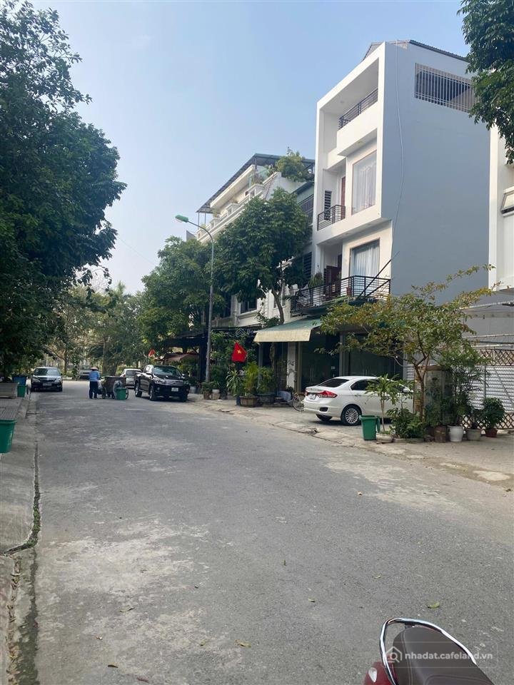 Bán đất thổ cư: Chính chủ cần bán gấp lô đất siêu đẹp đối diện khách sạn mường t