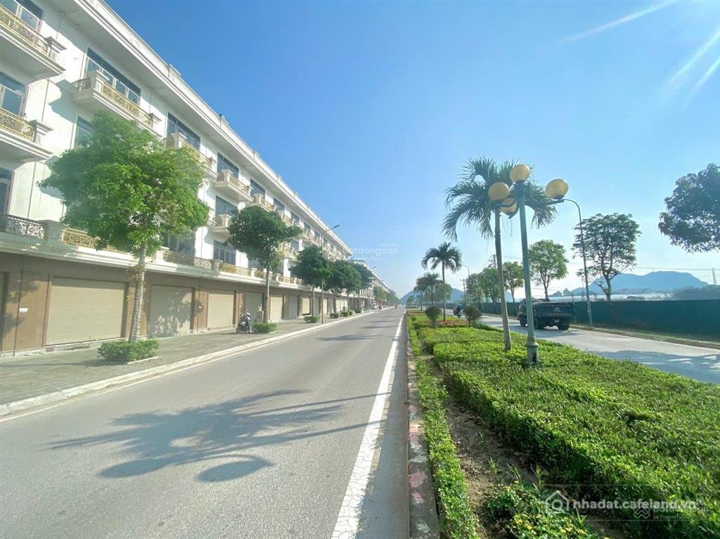 Bán nhà riêng: Vip căn shophouse mặt đại lộ csedp kđt xuân hưng 0919 959 ***