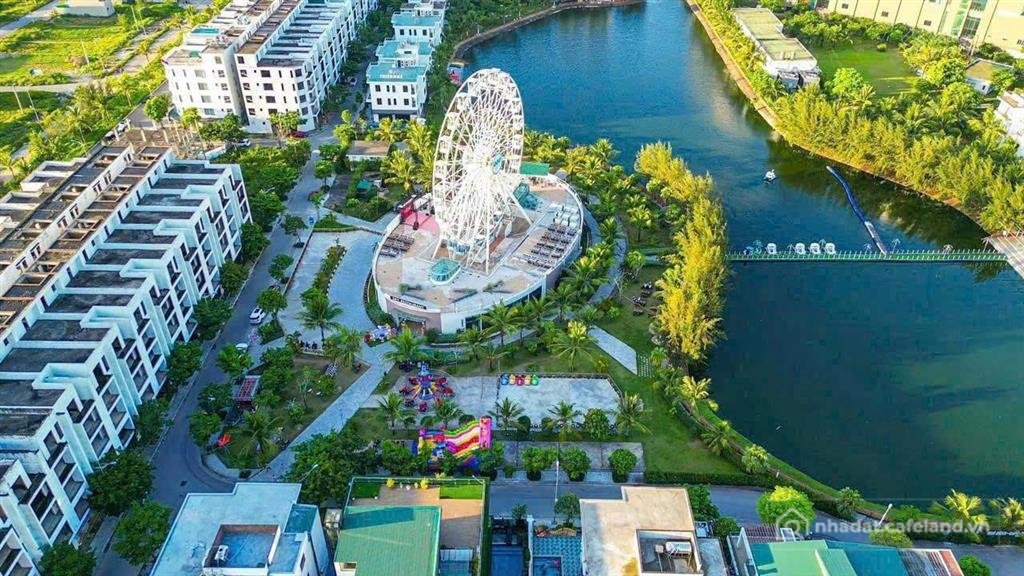 Bán nhà riêng: Bán gấp biệt thự flc sầm sơn giá 8,8 tỷ. sẵn sổ giao dịch ngay, c