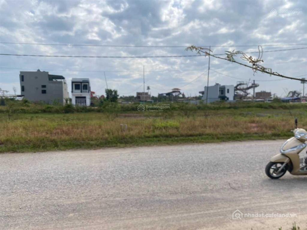 Bán đất thổ cư: Tôi cần bán lô đất hồ điều hoà xuân phương 3, khu 2