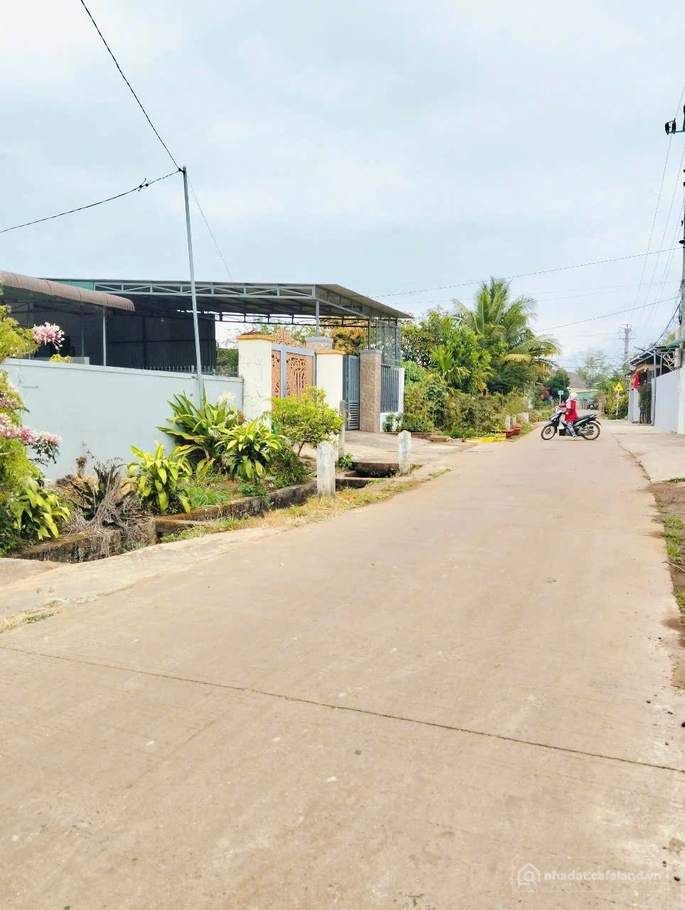 Bán đất thổ cư: Đất Phường Thành Nhất mới , dân cư đông đúc , hàng xóm thân thiệ