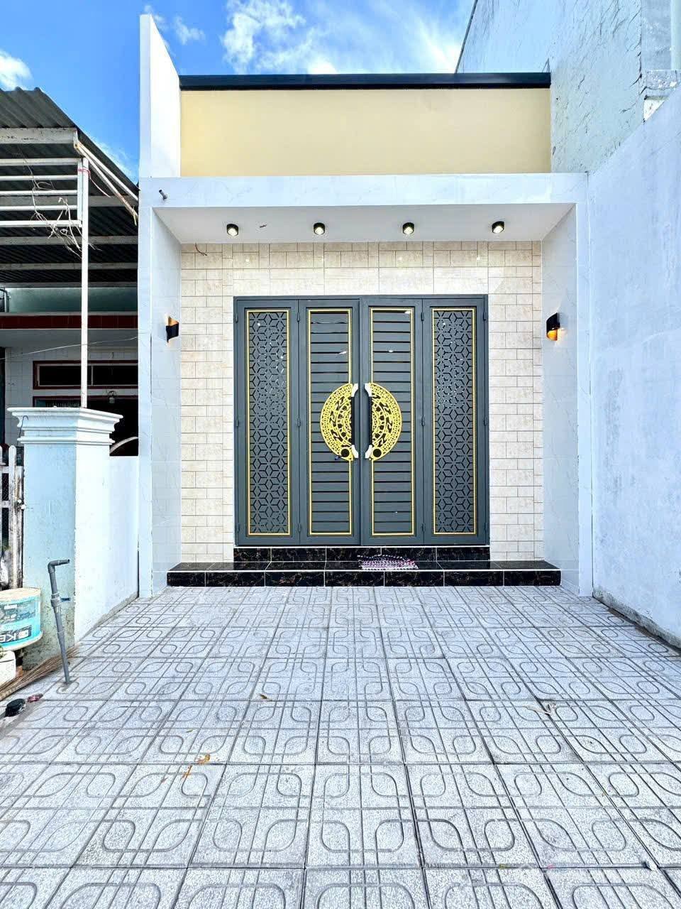 Bán nhà riêng: Bán nhà mặt tiền Ngọc Hân Công Chúa (nhà mới 100%) - Khu dân cư c