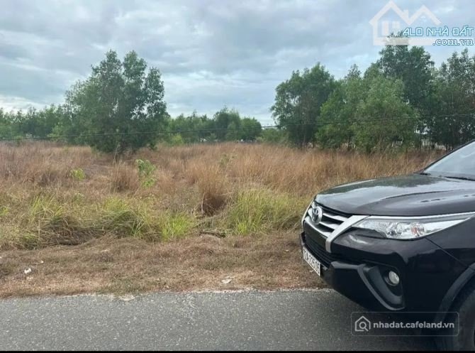 Bán đất thổ cư: Cần bán gấp đất biệt thự MT Nguyễn Phúc Tần, Chí Linh, Vũng Tàu.