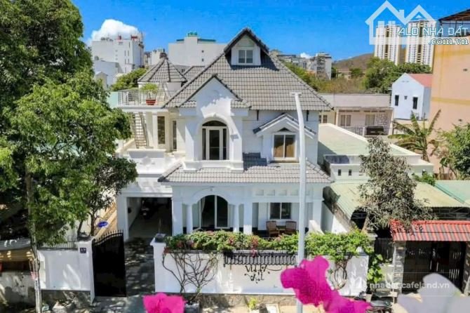 Bán biệt thự: MS.72 - BÁN BIỆT THỰ CAO CẤP – ĐƯỜNG HỒ QUÝ LY, GẦN BIỂN BÃI SAU 