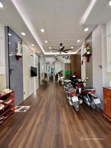 Bán nhà riêng: NGAY HOA VIÊNNhà đẹp đường 12m khu Bình Phú 4x18m 4 tầng 5PN 5