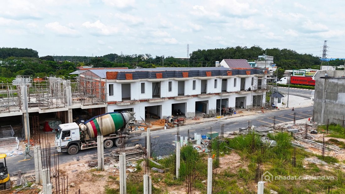 Bán nhà riêng: 🟡 Mô tả ngắn gọn (dưới 350 ký tự): Nhà phố Gia Khải Luxury ngay Đ