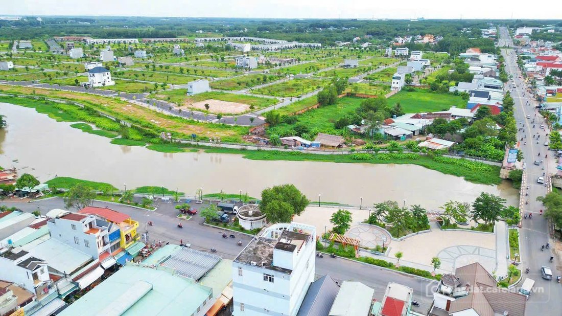 Bán đất thổ cư: TÔI CẦN BÁN NHANH LÔ ĐẤT NGAY ĐƯỜNG HÙNG VƯƠNG, TP BẾN CÁT,CHỈ 1