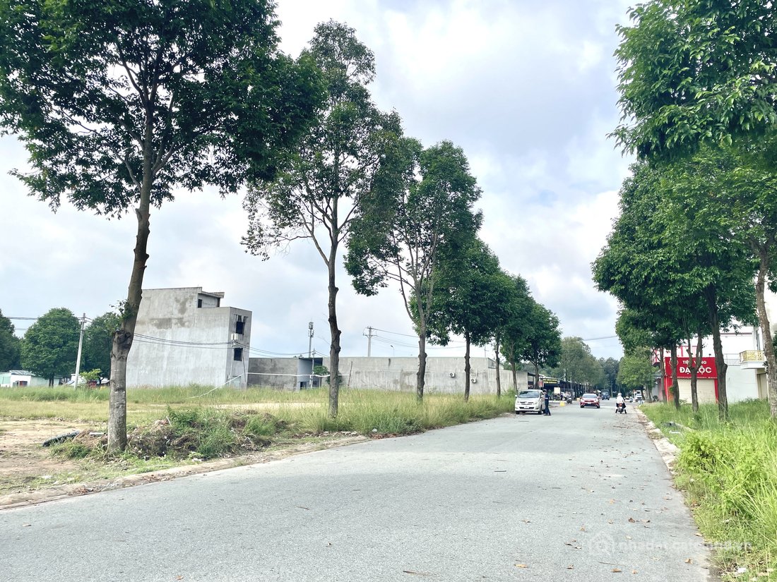 Bán đất thổ cư: Bán đất ngay sau chợ đêm Khu công nghiệp Bàu Bàng