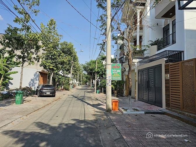 Bán nhà phố dự án: Nhà 4 tỷ song ngữ Lạc Hồng cấp 4 sân xe hơi 81m2 gồm 2PN sổ r