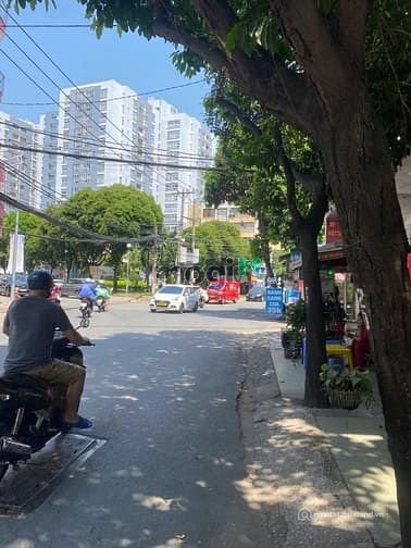 Bán nhà riêng: bán nhà mặt tiền ni sư huỳnh liên,phường 10 quận tân bình,TP.HCM