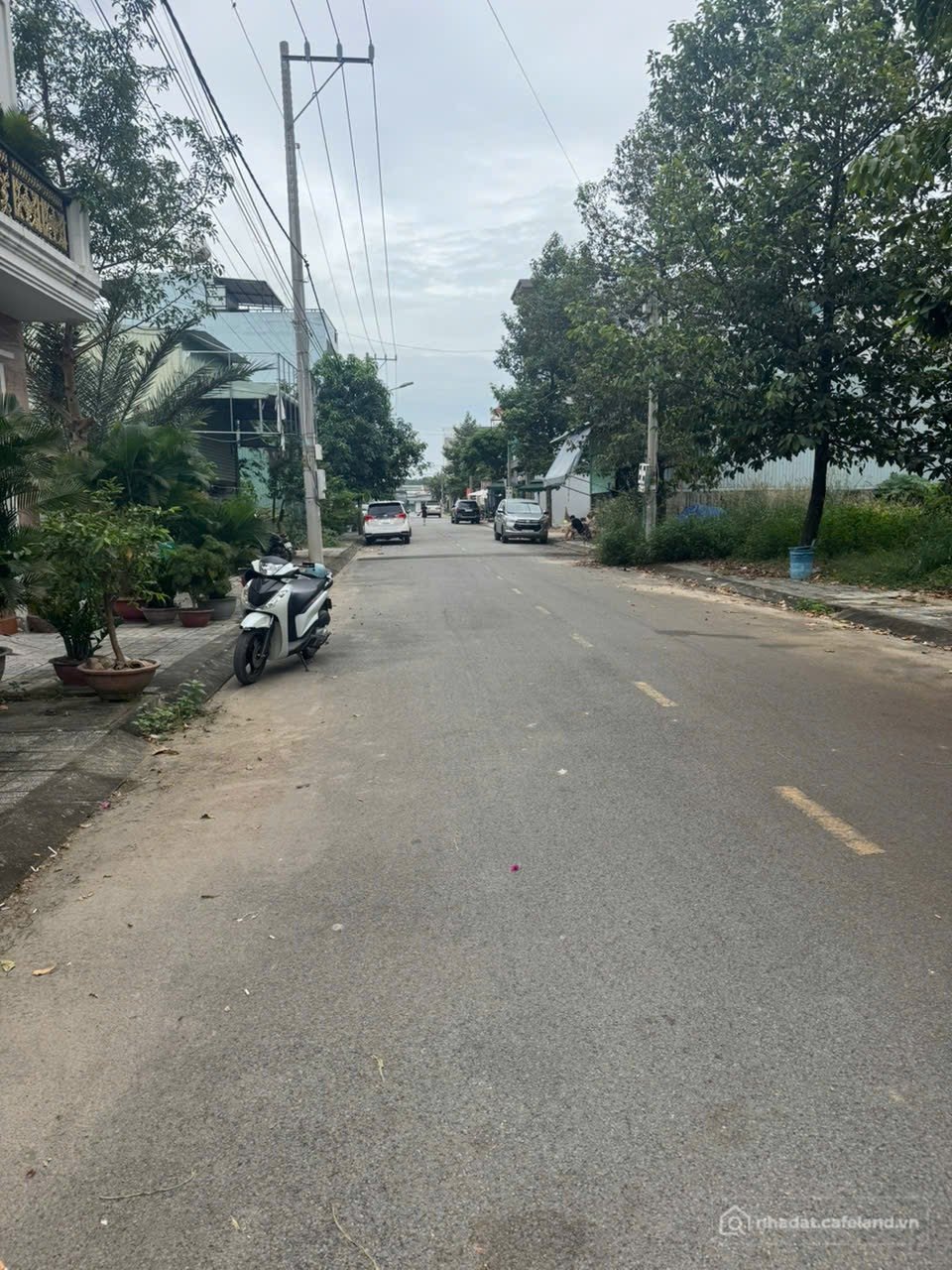 Bán nhà riêng: Bán Nhà trong khu Nhà Ở 22/12, Đối diện trường THPT Trần Văn Ơn, 