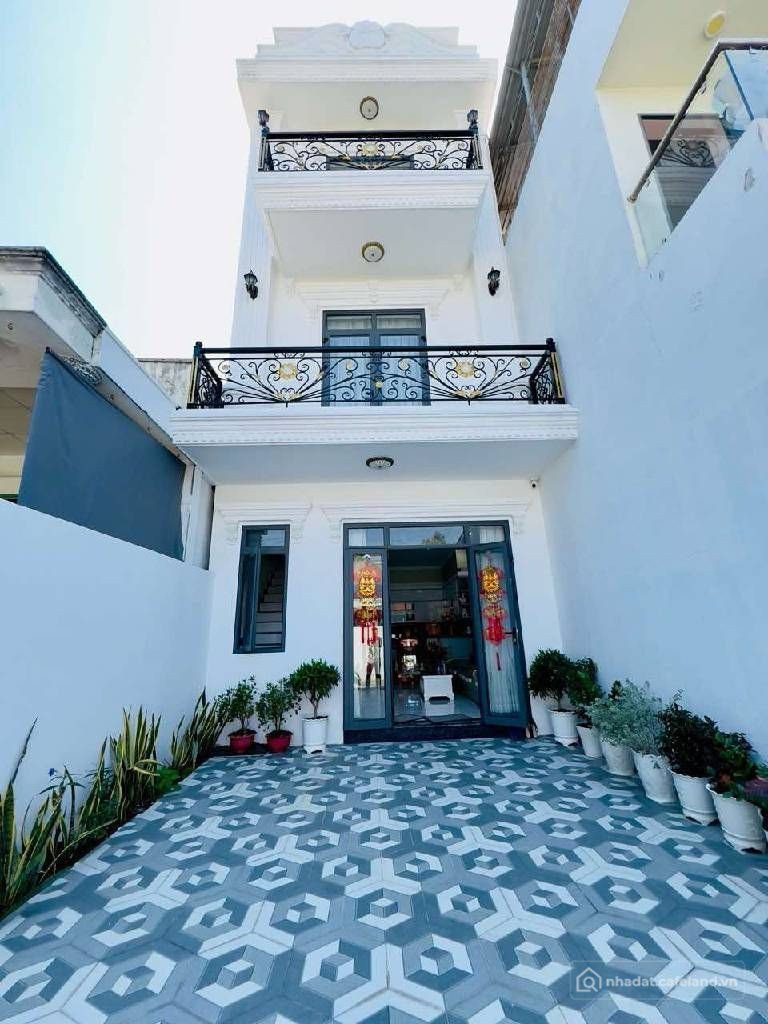 Bán nhà riêng: NHÀ 3 TẦNG ĐẸP DT 96M2; 5 X 19; 4PN ; 3WC.NGAY TRONG KHU DÂN CƯ