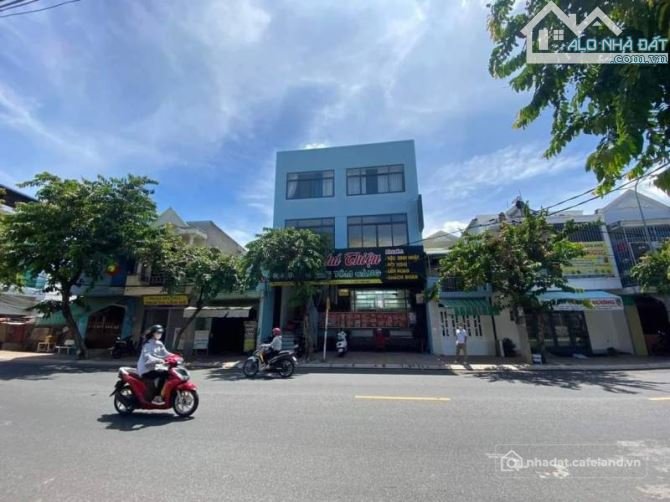 Bán nhà riêng: BÁN NHÀ 1 TRỆT 3 LẦU TN MẶT TIỀN TRẦN PHÚ, PHƯỜNG 5, TP VŨNG TÀU_