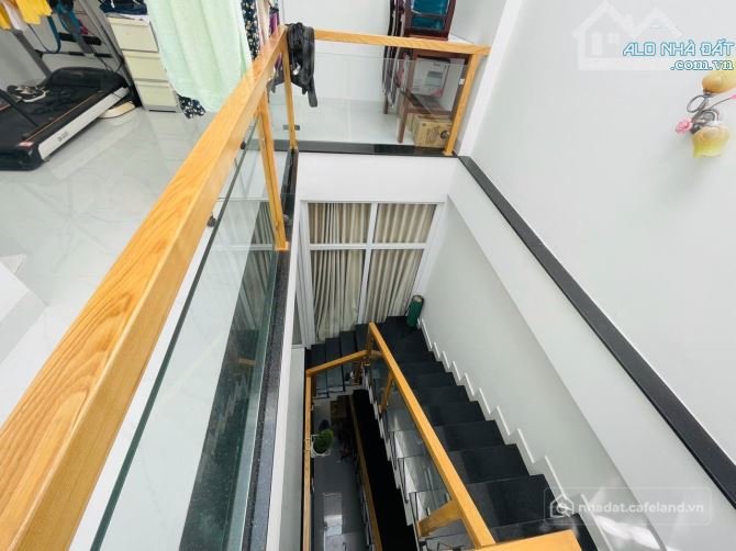 Bán nhà riêng: Bán Nhà 1 Trệt 2 Lầu Hẻm Oto Hoàng Hoa Thám 75M2 (5x15) - Giá: 8.