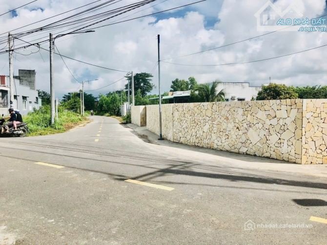 Bán đất thổ cư: Bán 3 lô đất sau ủy ban xã Phước Hải cũ gần trường học dân cư hi