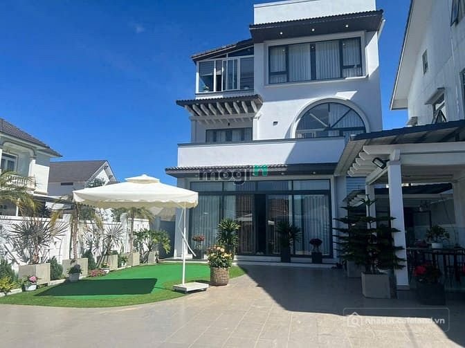 Bán biệt thự: Bán biệt thự siêu đẹp 341m2, Hoàng Văn Thụ Đà lạt gần làng hoa Vạn