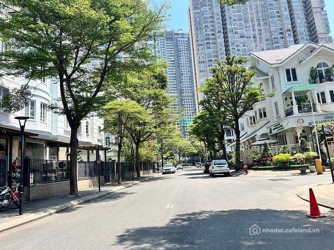 Bán biệt thự: Villa Saigon Pearl, DT 7x21m hầm 3 lầu full nội thất gần Landmark 