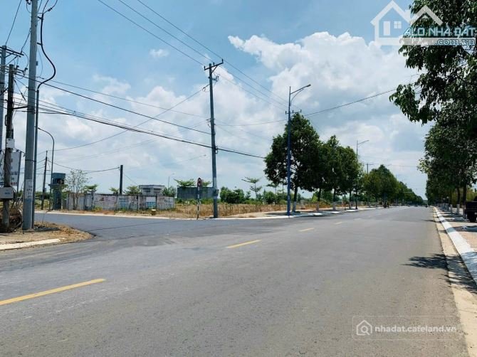 Bán đất thổ cư: NGAY TỈNH LỘ 52 - CẠNH KHU NHÀ HÀNG SINH THÁI BÒN BON- LONG TÂN 