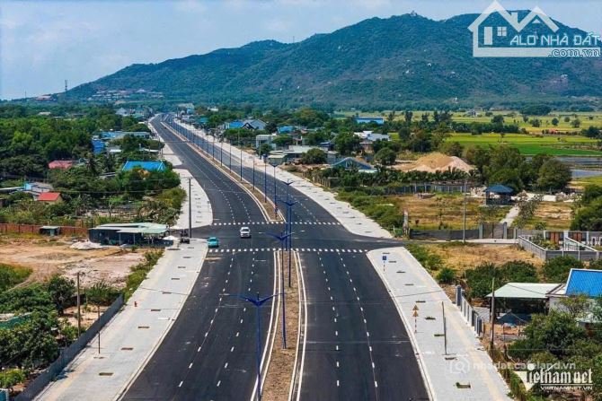 Bán đất thổ cư: MẶT TIỀN ĐƯỜNG VEN BIỂN 42M ( VŨNG TÀU BÌNH CHÂU) - THỊ TRẤN PHƯ