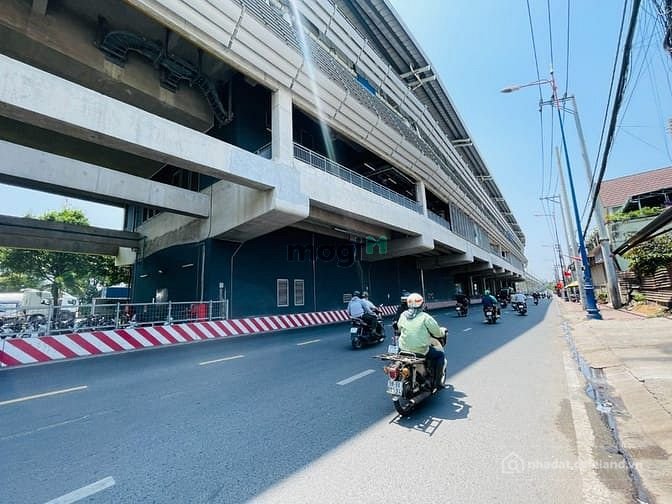 Bán nhà riêng: P. Linh Trung, đi bộ ra metro KPL F0 59m2 full thổ cư chỉ 4.4 tỷ.