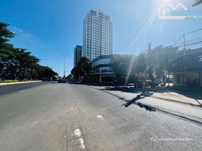 Bán nhà riêng: BÁN TÒA NHÀ 2 MẶT TIỀN ĐƯỜNG 2/9 _ KHU ĐÔ THỊ CHÍ LINH_ VỊ TRÍ VI