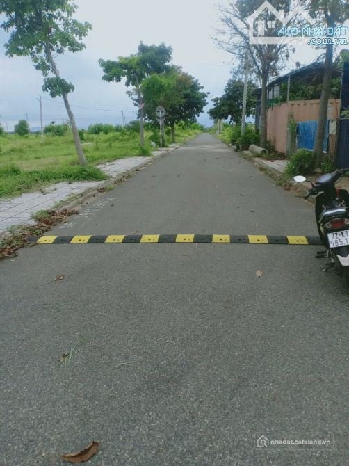 Bán đất thổ cư: Ngay đường D.44A An Ngãi , Long Điền .TP HCM Đường nhựa vỉa hè