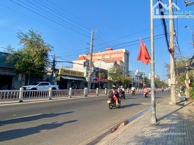 Bán nhà riêng: BÁN NHÀ CẤP 4 MẶT TIỀN 30 THÁNG 4 GẦN KCN ĐÔNG XUYÊN VŨNG TÀU 145