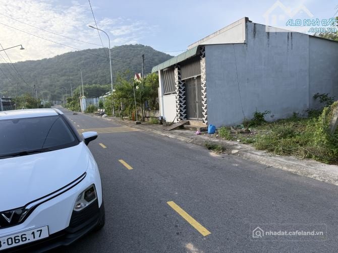 Bán đất thổ cư: Bán đất đường số 9 khu dân cư Tam Phước Long Điền. Giá 920