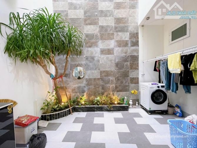 Bán nhà riêng: NHÀ CẤP 4 NGANG 6M HIẾM, KHU VỰC NGUYỄN HỮU CẢNH HẺM Ô TÔ TRÁNH N