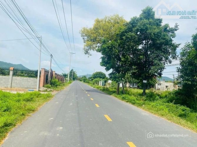 Bán đất thổ cư: ĐỐI DIỆN KHU BIỆT THỰ PHAN GIA PHƯỚC HẢI - LONG ĐẤT-BRVT CÁCH BI