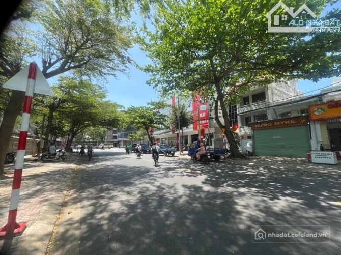 Bán nhà riêng: BÁN NHÀ MẶT TIỀN LÊ VĂN LỘC SÁT ĐƯỜNG 30 THÁNG 4 SHR 95 M2 GIÁ 13