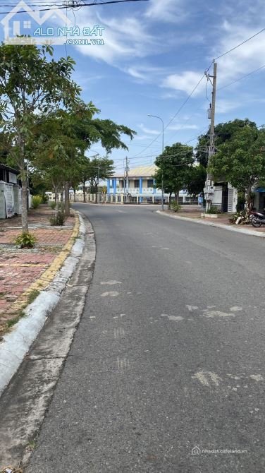 Bán nhà riêng: Bán nhà đường Văn Lương, Thị trấn Long Điền, Long Điền, Bà Rịa Vũ