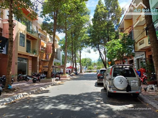 Bán nhà riêng:  Bán Nhà mặt tiền 1 trệt 2 lầu ngay TT Thương Mại đường Ngô Đức