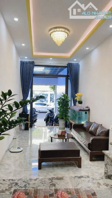 Bán nhà riêng: BÁN NHÀ 1 TRỆT 3 LẦU MẶT TIỀN Đ. HÙNG VƯƠNG – P.4 – 63,7M2 THỔ CƯ