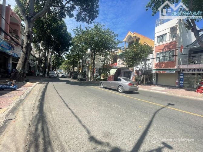 Bán biệt thự: Góc 2MT Biệt Thự khu Biệt Thự Đại An TPVT , DT 181m2 nhà 3 tầng xâ