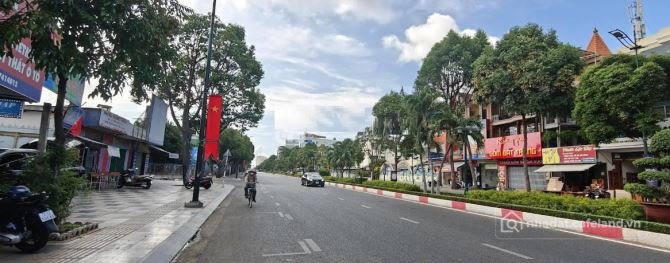 Bán căn hộ Mini, Dịch vụ: Bán tòa nhà văn phòng MT Lê Hồng Phong , 6 tầng cá hầm