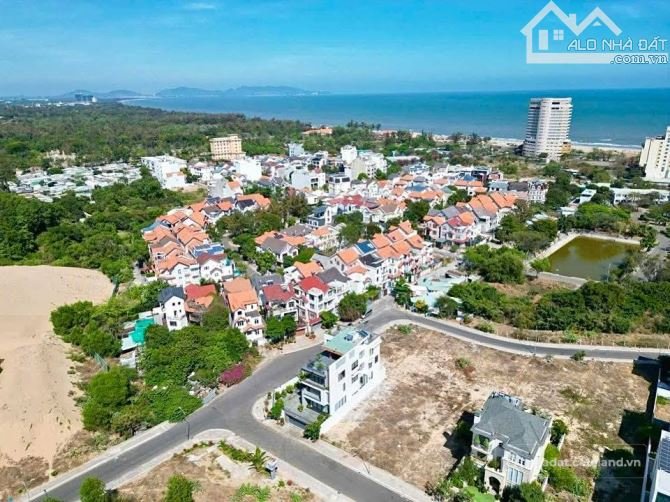 Bán biệt thự: BIỆT THỰ BIỂN SÂN VƯỜN PHƯƠNG NAM – TRUNG TÂM TP. VŨNG TÀU, CÁCH B