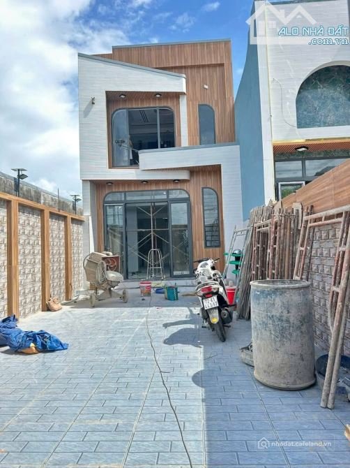 Bán nhà riêng: Bán nhà Thuộc phước bình phước tỉnh Long đất brvt Mặt đường nhựa 