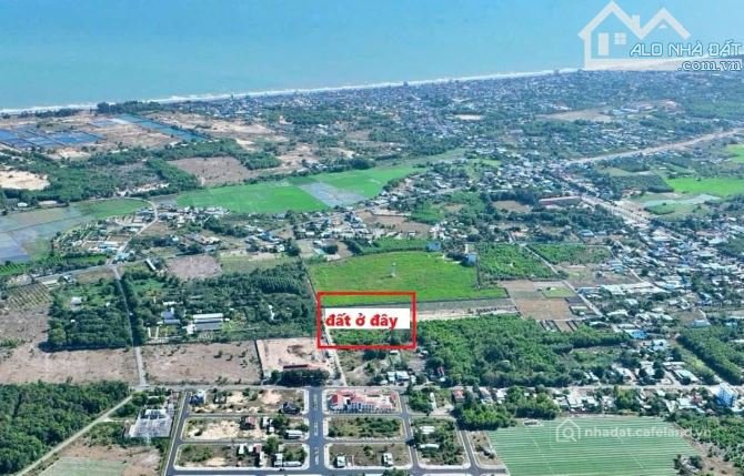 Bán đất thổ cư: CHÍNH CHỦ GỬI BÁN NHANH LÔ ĐẤT Gần biển gần trung khu dân cư. Xã