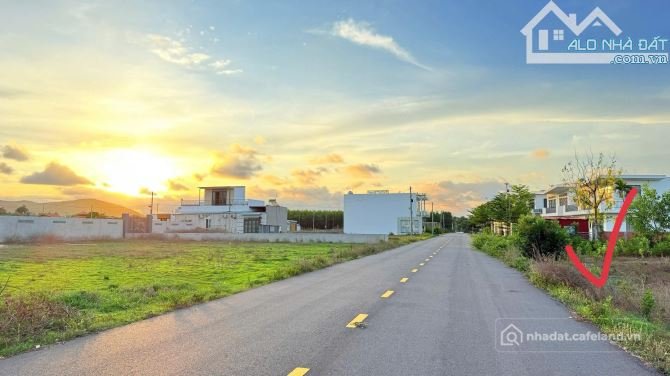 Bán đất thổ cư: THỊ TRẤN PHƯỚC HẢI - CẠNH KHU NHÀ NGHỈ DƯỠNG PHAN GIA- CÁCH TL44