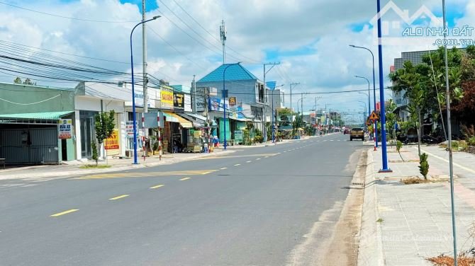 Bán đất thổ cư: TRỤC CHÍNH LỘC AN - NGAY CHỢ VÀ BÁCH HOÁ XANH; cách bãi tắm 1.7k