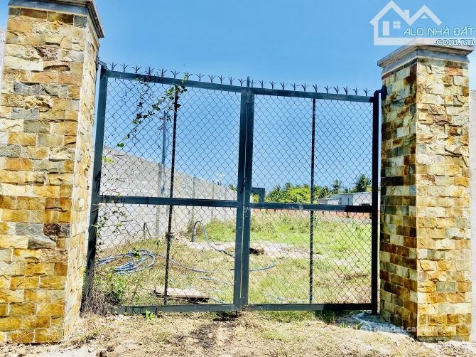 Bán đất thổ cư: VỊ TRÍ ĐẸP NGAY TRUNG TÂM XÃ PHƯỚC HẢI CŨ( Long Mỹ)-dt:381m2-10m