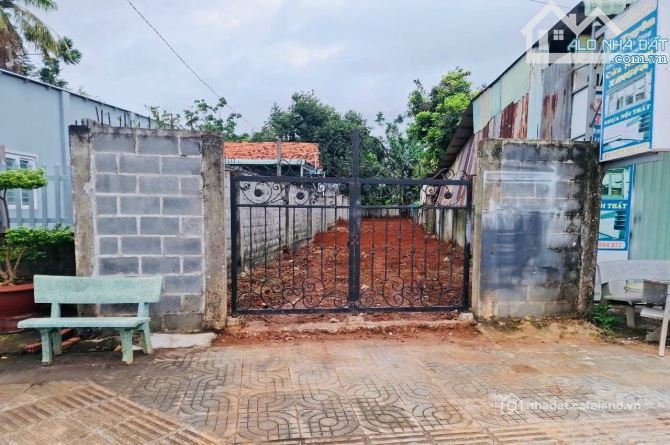 Bán đất thổ cư: - Mặt tiền tỉnh lộ 52 Hoà Long Bà Rịa ( nay là Tam Long, HCM