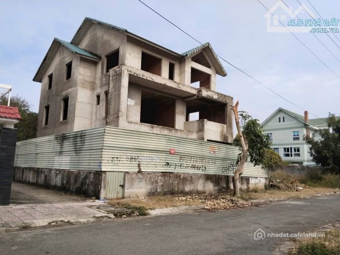 Bán biệt thự: BÁN CĂN BIỆT THỰ XÂY THÔ 300M2 THỔ CƯ SỔ SẴN KHU BÃI TẮM CHÍ LINH 