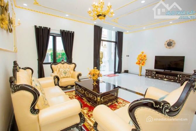 Bán nhà riêng: Bán nhà 1t3L 1 Tum mặt tiền Đô thị chí Linh 1 góc 2 mặt tiền,dt 5