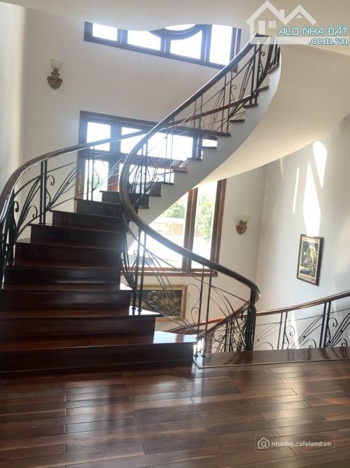 Bán biệt thự: Bán biệt thự đô thị chí linh 2 p thắng nhất cũ dt 375m giá 32 ty